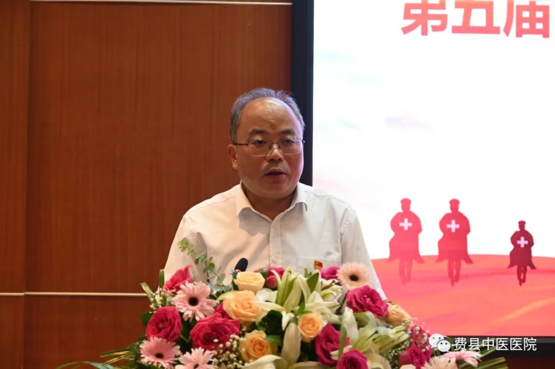 表彰大會後,院黨委書記、院長鞏傳信同.jpg 表彰大會後,院黨委書記、院長鞏傳信同.jpg