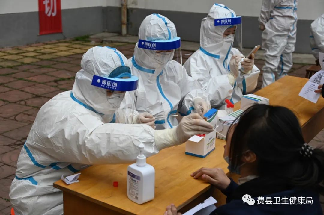 王立芝工作照1.jpg 王立芝工作照1.jpg